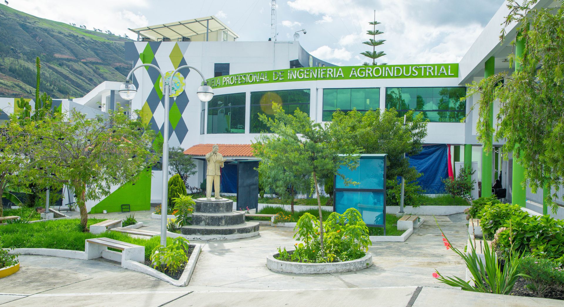 Escuela Profesional de Ingenieria de Sistemas - UNAJMA